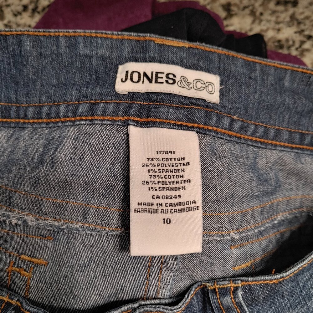 Two Button Capris - Picture 7 of 7
